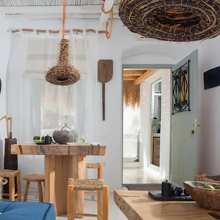 2 Suns House Ορνός